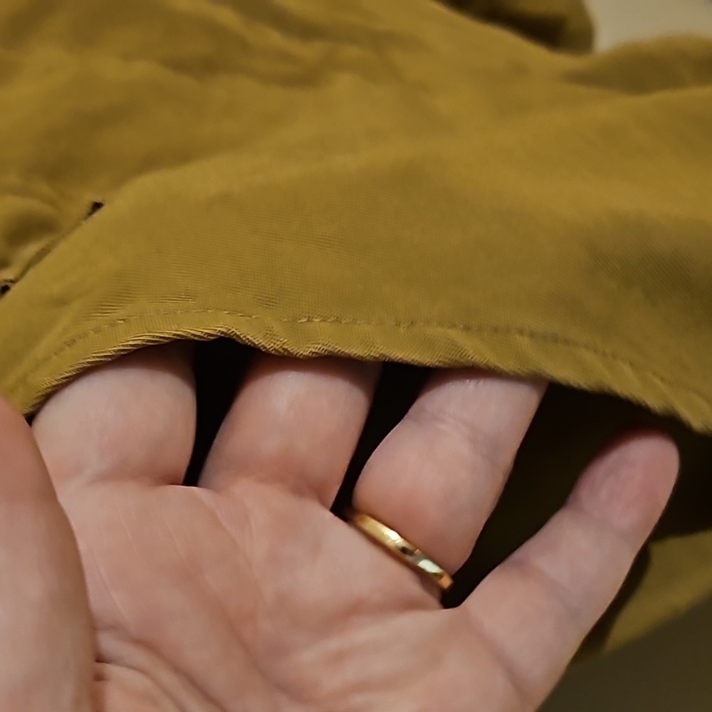Nine West Khaki Tan Shorts 5 Inch Inseam - Picture 3 of 8